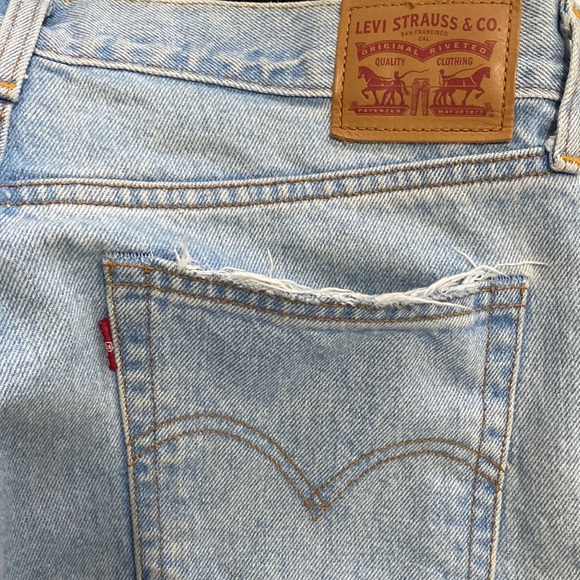 Levi’s 501 Cropped Jean - Picture 8 of 8